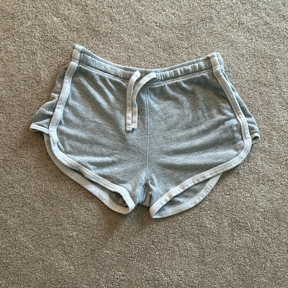 Woman’s Aeropostale short shorts